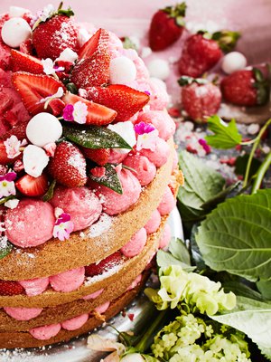 Mansikkakkku viihtyy nakuna eli ilman kuorrutusta.