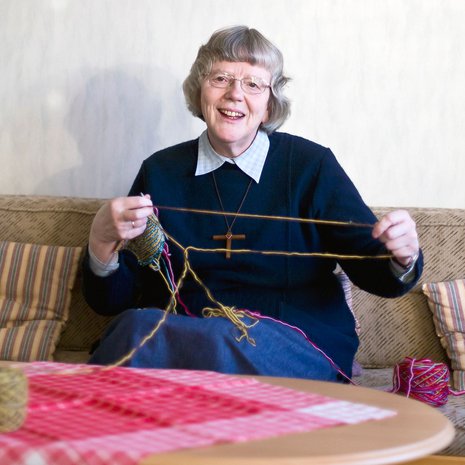 ”Elämä sisarena on arkista. Jaamme toisen pikkusisaren kanssa kerrostalosasunnon Tampereen Hervannassa”, pikkusisar Leila sanoo.