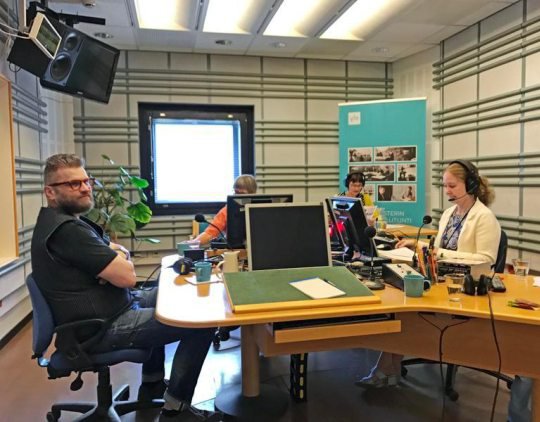 "Suorat lähetykset jännittävät aina vähän."