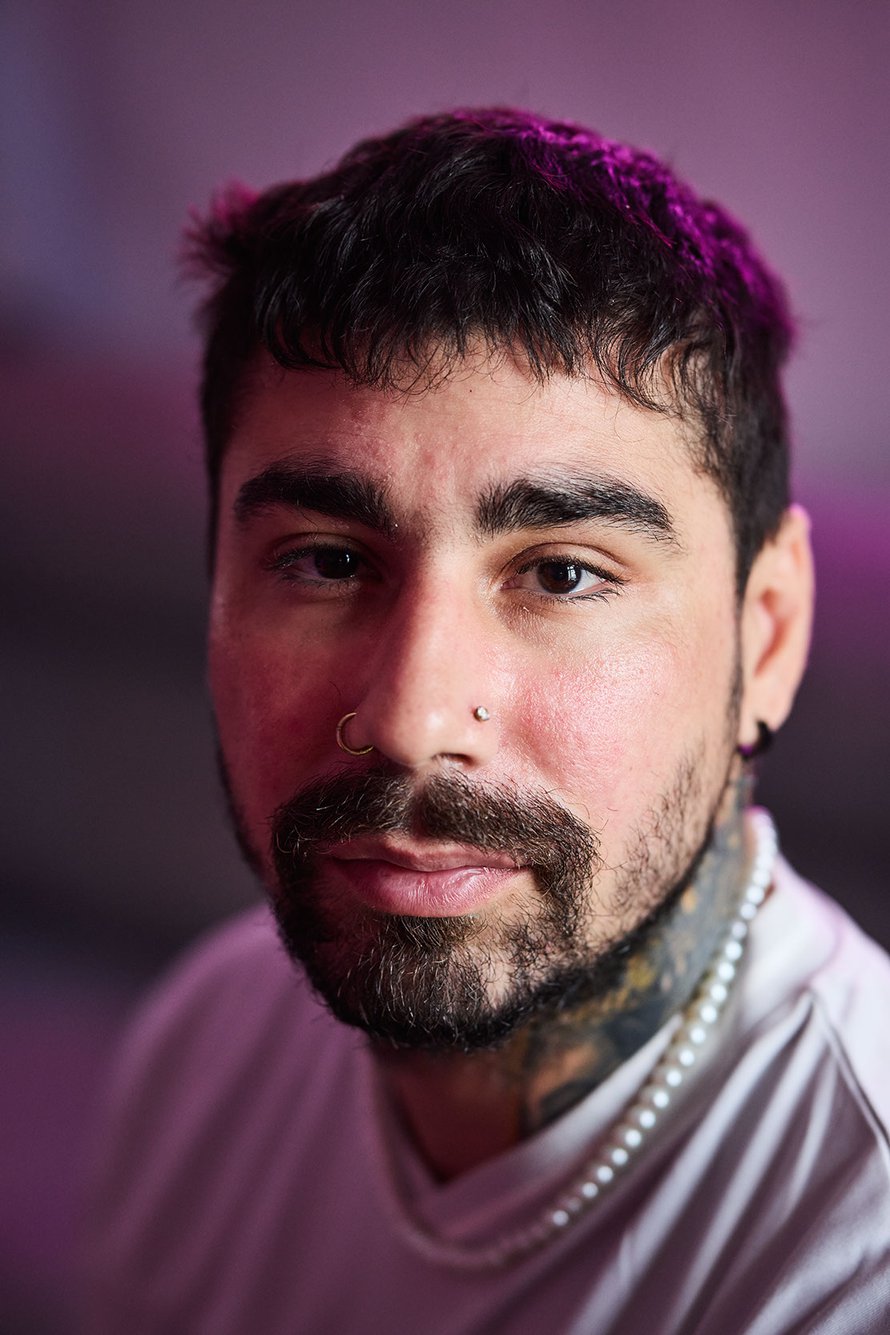 Isän kuoleman jälkeen Karim Rapatti luki vauva.fi- ja suomi24 -sivustoilta hirveitä juttuja samanlaisista oireista, joita huomasi itsellään. ”Siellä kerrottiin, että oireet enteilevät kuolemaa. Aloin rampata lääkärissä ihan pienienkin oireiden takia.”