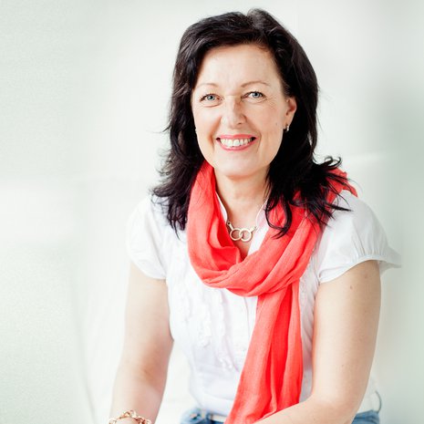 Rakkausvalmentaja Mervi Makkonen uskoo, että jokaisen on mahdollista löytää rakkaus. "Pitää vain luopua jostain turhasta, siivota ajatuksia, määritellä tavoitteet ja uskaltaa ryhtyä toimeen."