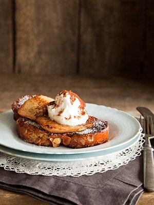 Ritareiden kastikkeeksi sopii sulatettu maitosuklaa.