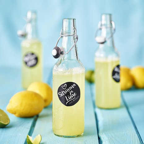 Terassilla limu tarjoillaan pullosta!