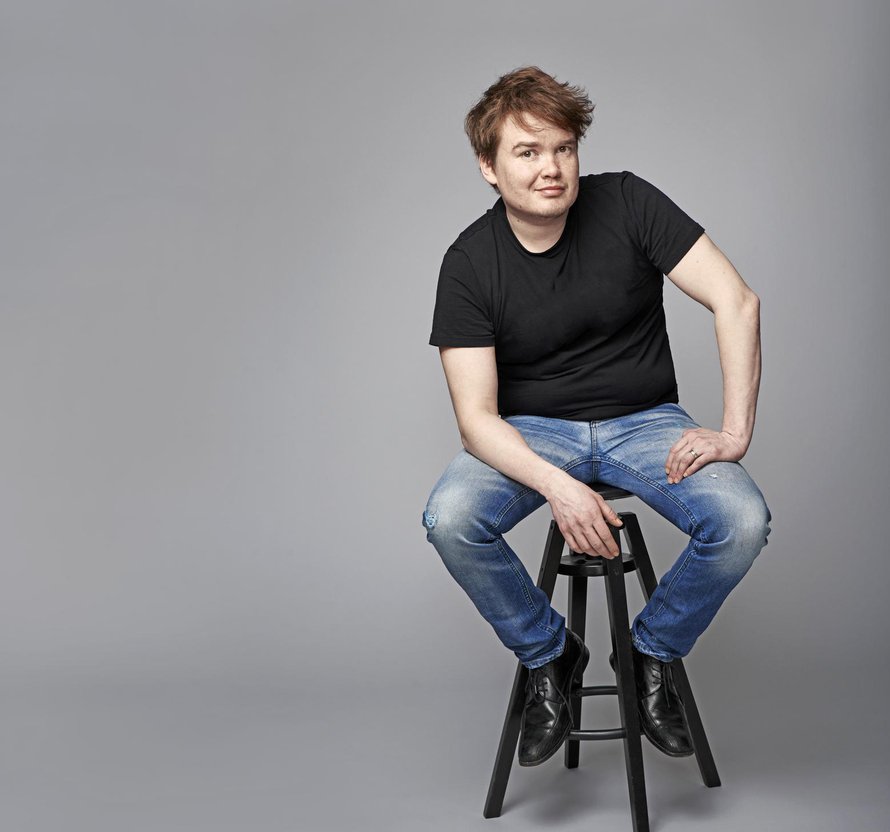  Antti Heikkisen kirja Mummo (WSOY) kertoo naisesta, joka mieluiten välttelee rakas-sanaa sen kaikissa muodoissa.