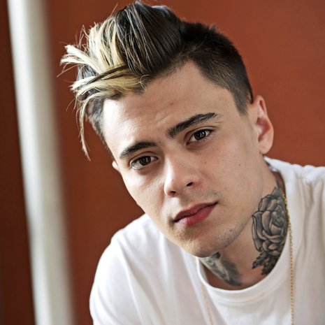 Rapmuusikko Mikael Gabriel, 25, on julkaissut neljä levyä. Hän suunnittelee valloittavansa maailman, "koska se on mahdollista, universumille pitää vain asettaa haasteita".