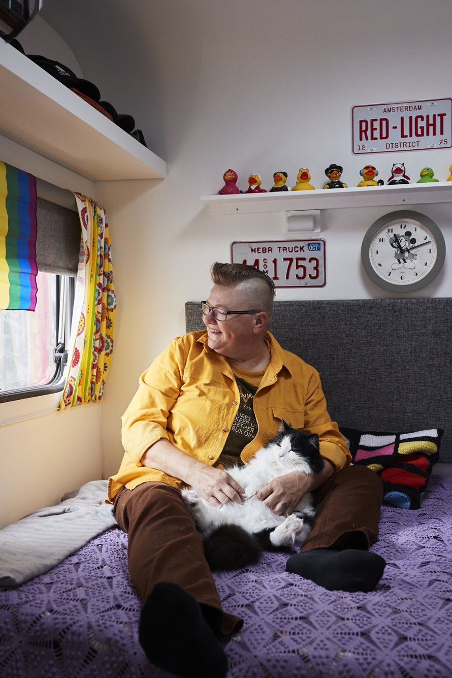 Taija on talonrakentaja ja tähtää siihen, että voisi liikkua asuntovaunun kanssa aina sinne, missä on töitä.
