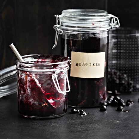 Säästeletkö viime kesän mustikoita? Tätä luksushilloa kannattaa raaskia kokeilla!