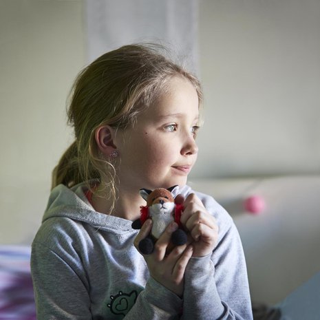 Äidin kuolema koskettaa iästä riippumatta. Beata saa lohtua ajatuksesta, että äiti on lähellä, vaikkei häntä voikaan enää nähdä.