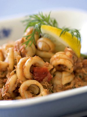 Lempeä tonnikalapasta on myös perheen pienimpien suosikki.