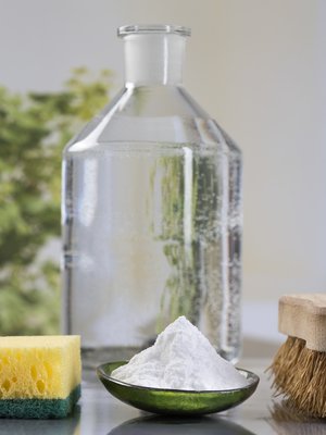 Nämä kolme e-sanaa liittyvät yhteen: etikka, edullisuus ja ekologisuus. Oletko sinä tiennyt, mihin kaikkeen väkiviinaetikkaa kannattaa kodinhoidossa käyttää?