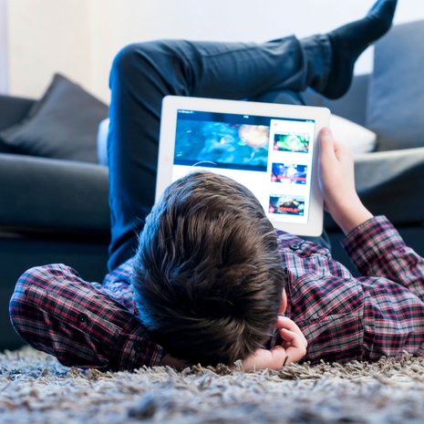 Vanhempana voi tehdä paljon suojellakseen lasta nettikiusaamiselta.