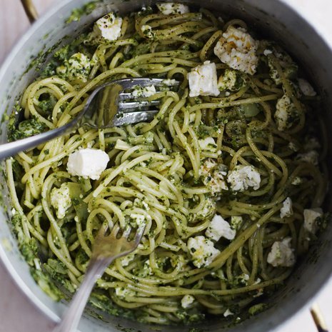 Vuosisadan hämäys! Fiininpuoleinen fetapasta syntyy 10 minuutissa.