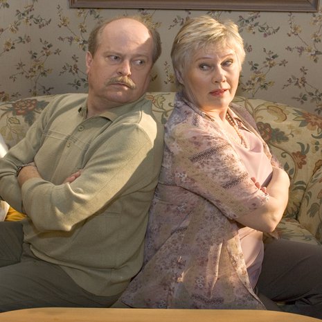 Suomen tunnetuin (ja rakastetuin) naapurikyylä on tietenkin Salattujen elämien Ulla Taalasmaa.