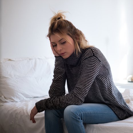 Omassa päässä huolet paisuvat usein valtaviksi. Siksi läheisille puhuminen on tärkeää. ”Kun puhumme huolista jollekin, mittasuhteet palautuvat yleensä normaaleiksi”, sanoo kriisityöntekijä Veli-Matti Husso.