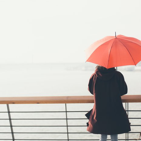 Joskus eron jälkeinen yksinolo tuntuu niin ihanalta, ettei uutta suhdetta edes kaipaa. ”Ei kenenkään ole pakko aloittaa uutta ihmissuhdetta. On paljon yksineläjiä, joille elämäntilanne on itse valittu ja toivottu”, Väestöliiton psykoterapeutti Lotta Heiskanen sanoo.