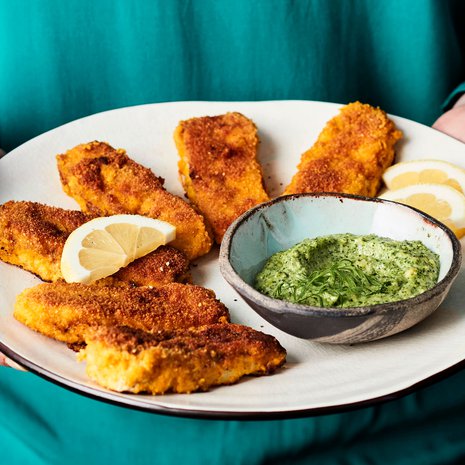 Kalapuikkojen kauniin oranssi sävy tulee ripauksesta kurkumaa.