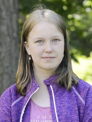 ”Unelmakesä on se, kun saa nukkua pitkään. Ja tanssia. Tuntuu hyvältä, kun joku kehuu mun tanssimista”, sanoo Kati, 12.