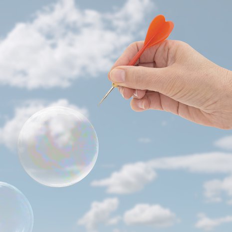 Yleensä ei ole kyse ilkeydestä, kun joku tölväisee ilon hetkellä. Ankeuttaja kertoo näkemyksensä, sillä toivoo muiden ajattelevan samalla tavalla kuin hän.