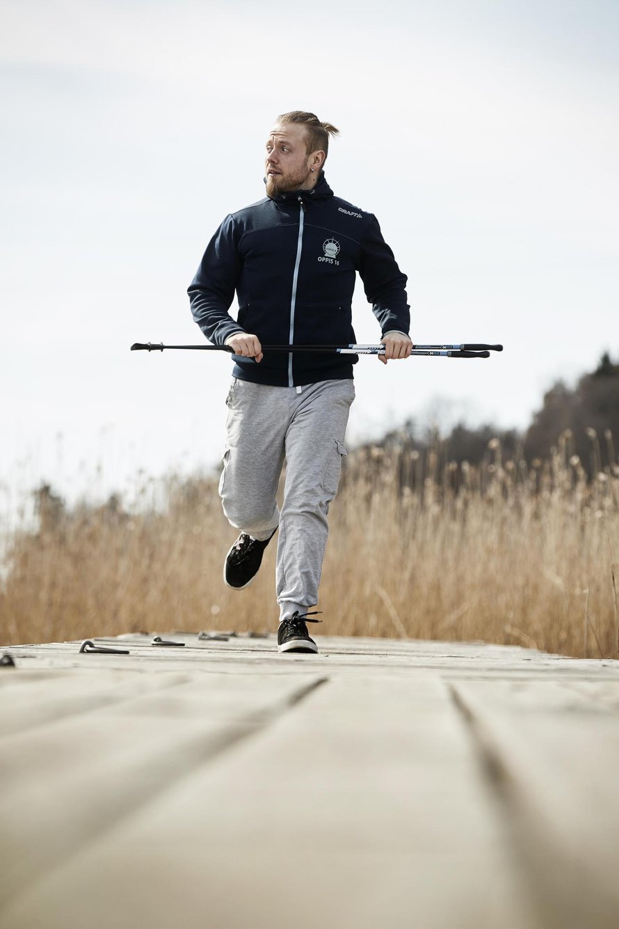Kaarinalainen Tony Tähti, 33, valmistui personal traineriksi ja valmentaa nyt nuoria liikkumaan ja syömään oikein.
