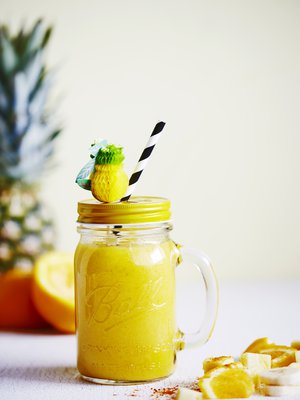 Smoothie sopii myös juhliin, kun sen tarjoilee snapsilaseista.