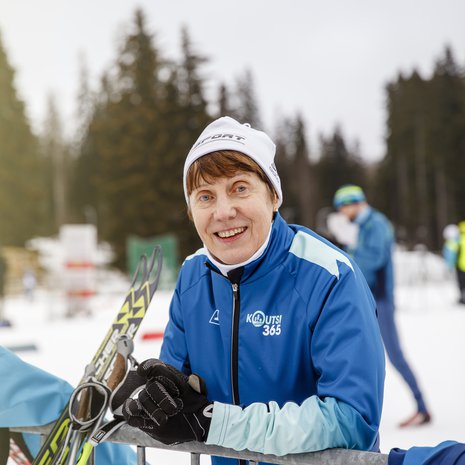 Hilkka Riihivuori hiihtää päivittäin ainakin 22 kilometrin lenkin.