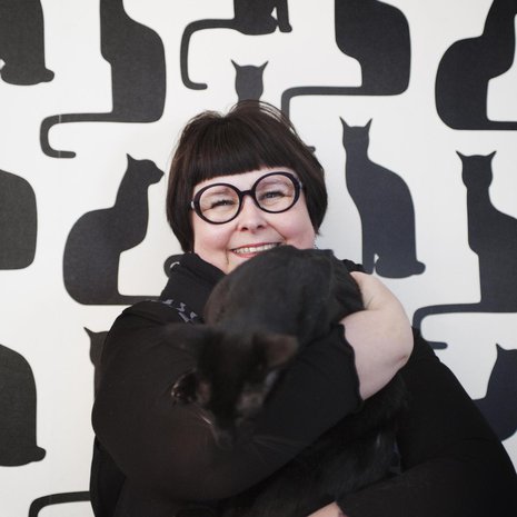 Pirkolla on neljä kissaa Béla, Gebsu, Jesse ja Nipsu. Niiden elämää voi seurata Pirkon kissa­blogissa Elämää ja elämyksiä.