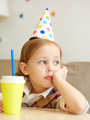 Lapselle voi koska vain antaa lisää kummeja, jos vanhat eivät enää pidä yhteyttä, Kati Tervo-Niemelä muistuttaa.