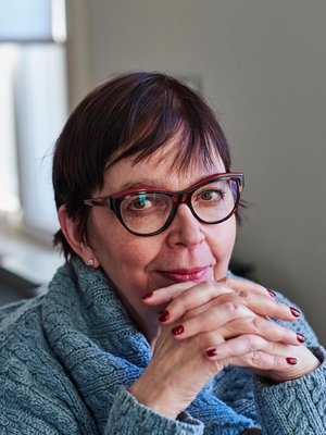 Kati Tervo ripustautui äitiinsä pienenä, kun suhde isään oli myrskyisä.