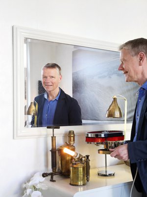 Reiman valaisimissa yhdistyvät kekseliäisyys, huumori ja tyyli. Designvalaisinta muistuttava punainen yksilö on tehty jenkkiauton ilmanputsarista.