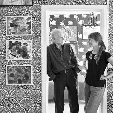 Kun Reetta Hynninen kuoli, Jorma menetti puolison ja Laura äidin. Yhteinen suru yhdisti isää ja tytärtä. 