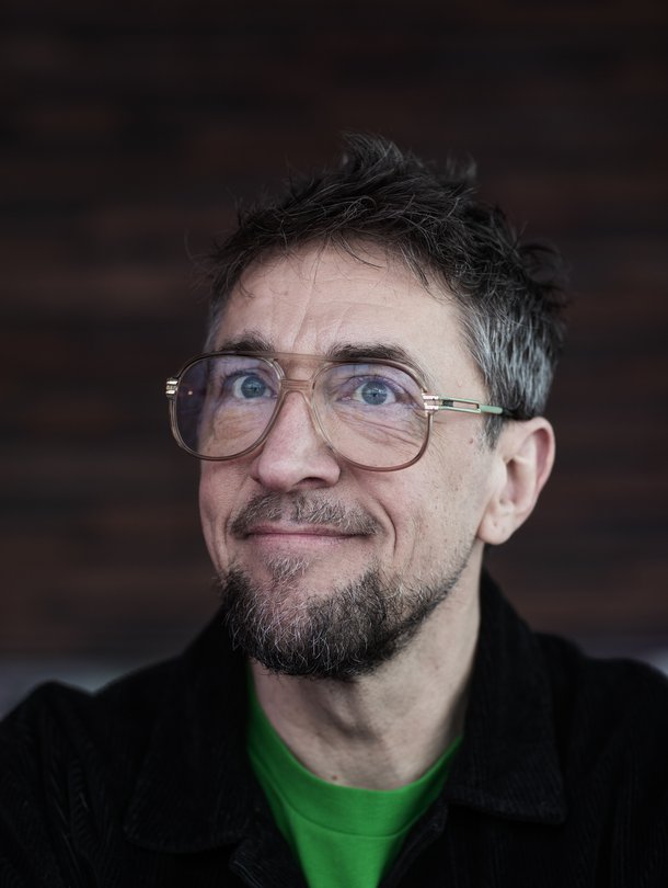 Henri Hyppönen haluaa herätellä keskustelua siitä, pitääkö yhteiskunnan vai ihmisten muuttua. ”Monet ongelmani ovat peräisin vuorovaikutuksesta maailman kanssa, tietystä kitkasta.”