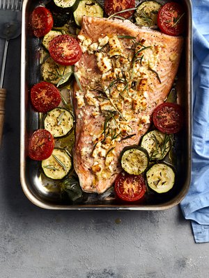 Kasvikset ja kala kypsyvät 20 minuutissa.