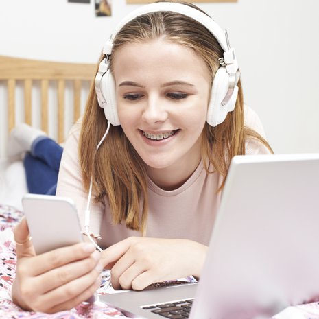 Teini voi haluta jäädä yksin aiemmin kuin vanhemmat malttaisivat päästää. ”Vaikka nuori olisi itse mitä mieltä tahansa, vanhemman kuuluu tehdä arvio”, MLL:n ohjelmajohtaja Marie Rautava sanoo.