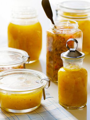 Kurpitsasäilyke ilahduttaa vaikka tuliaisena.