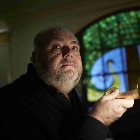 Markus Kajo on viihdealan yrittäjä, joka on tuttu esimerkiksi Kettunen- ja Naurun paikka -ohjelmista. "Hauskat ajatukset saattavat tulla pyytämättä, ja niitä voi myös synnyttää”, Markus Kajo miettii.