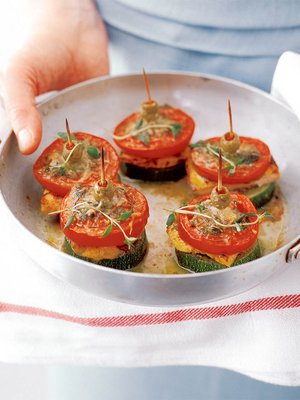 Kasviskeko pysyy koossa hammastikulla.