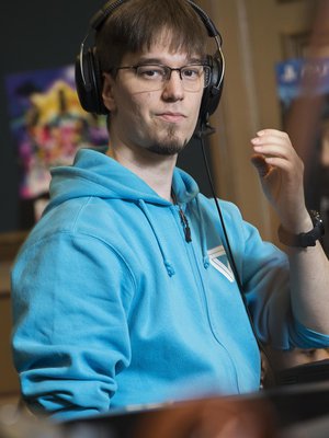 Vaikeimpina aikoina Kimmo Laine tiesi olevansa pahasti masentunut ja tietokonepelaamisen masentavan entistä enemmän. ”Silti en pystynyt lopettamaan aivan liiallista pelaamista.”