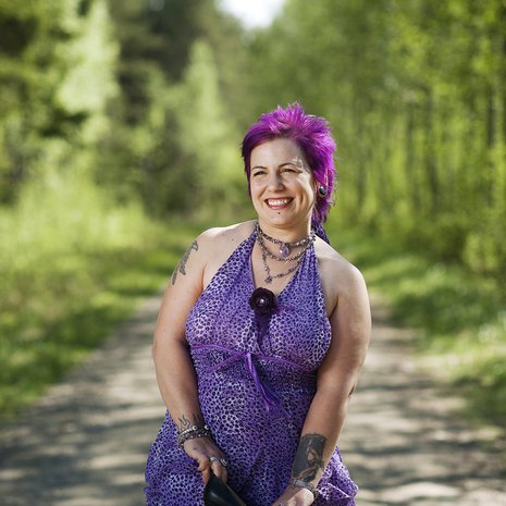 "Toivottavasti lasteni ei tarvitse aikanaan kokeilla kaikkea samalla tavalla kuin minun piti", sanoo Serena Boa.