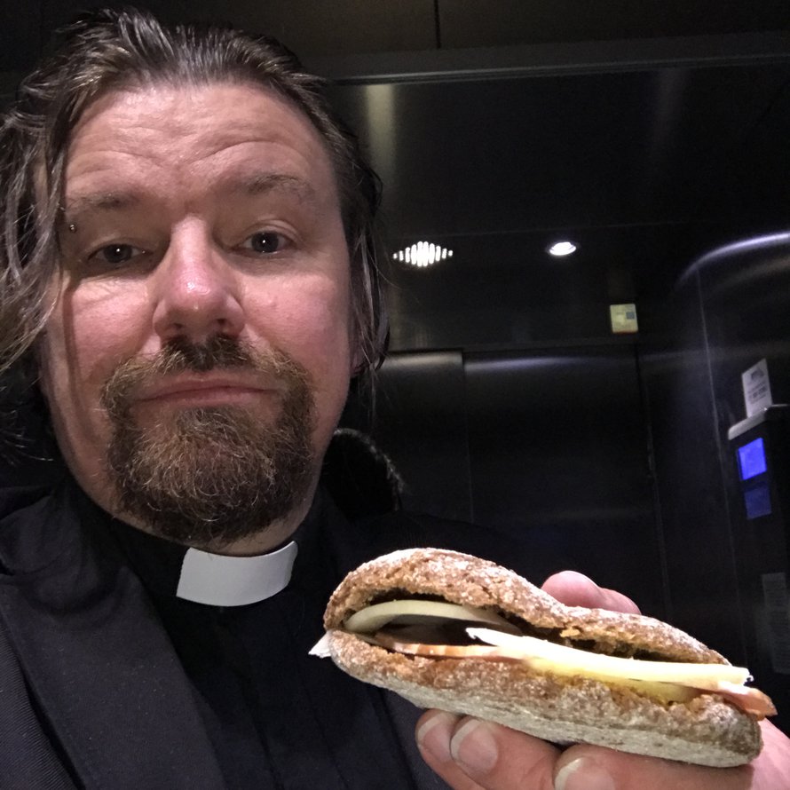  "Juustoleipä kotona ja toinen samanlainen Ylellä."