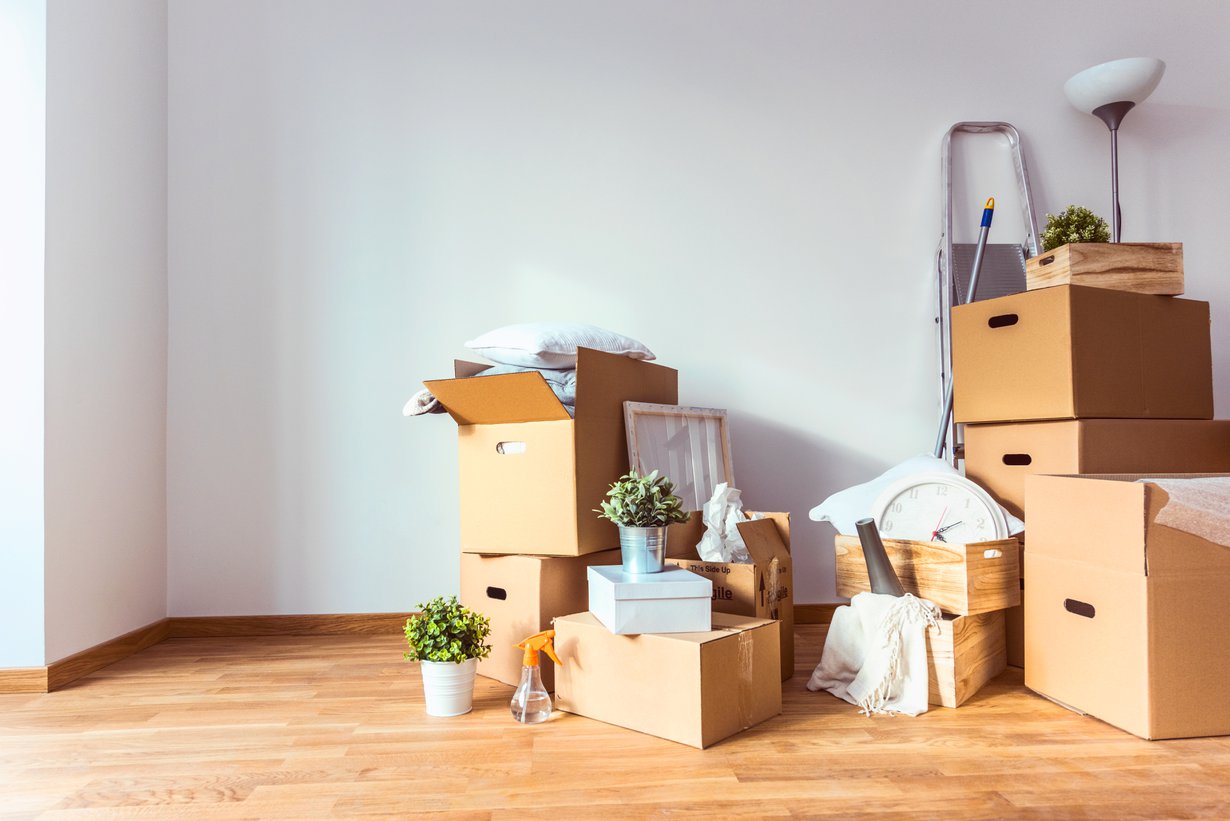 Huippusuosittu KonMari-oppi neuvoo hankkiutumaan eroon tavarasta, joka ei tuota iloa.