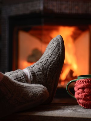 Pehmeää varpaisiin ja teemukiin, niin pimeydestäkin tulee nautinto.  