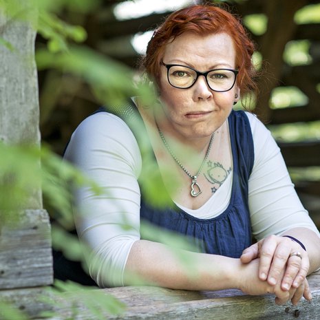 Riikka Niemelä, 41, asuu Kempeleessä. Perheeseen kuuluvat mies sekä 3- ja 10-vuotiaat pojat. Vapaa-aikanaan Riikka kirjoittaa runoja – ja hävittää ne kiireesti.