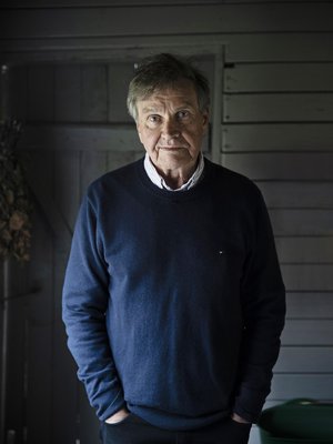 ”Olisinpa nuorena tiennyt, että joskus vielä pidän siitä, mikä olen, keskeneräisestä kokonaisuudesta. Silloin se ei tuntunut mitenkään mahdolliselta. Siis ei mitenkään. Surullista.”