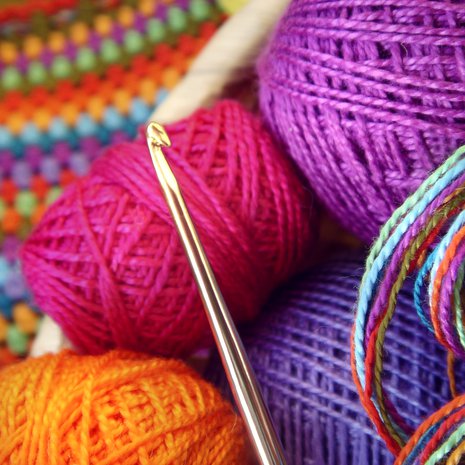 Sormet syyhyävät, kun saa uusia, ihania lankoja! Tunnistatko tunteen?