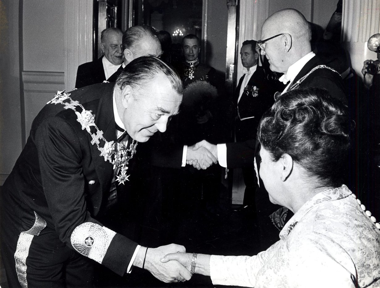 Viisikymmentä vuotta sitten vieraita vastaanottivat Urho ja Sylvi Kekkonen.