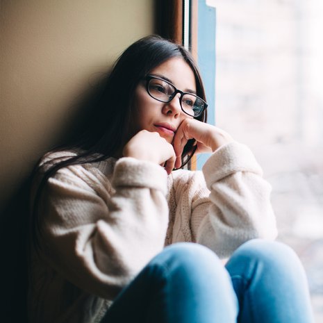 Vanhemman huoli ei pääty siihen, kun lapsi muuttaa omilleen. ”Vanhemmuuden vaikeimpia asioita on sekä luovuttaa lapsi eteenpäin että olla samalla se äiti tai isä, joka välittää ja jonka luo voi aina tulla”, Niina Junttila sanoo.