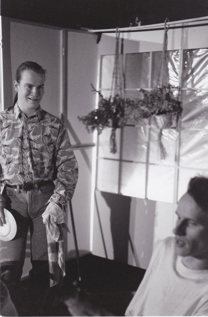 Vuonna 1994 Karin kanssa näyttämöllä oli Teppo  Haapasalo (oik.).