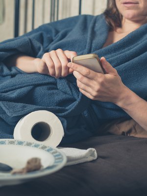 Ethän tee etenkään flunssakaudella klassista mokaa: peset kyllä kädet, mutta tartut sitten ihan likaiseen kännykkään?