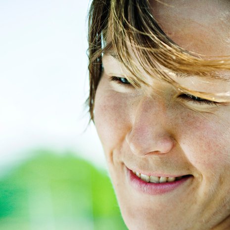 Tinja-Riikka Korpela pelaa nykyään saksalaisessa Bayer München-joukkueessa sekä Suomen maajoukkueessa. 