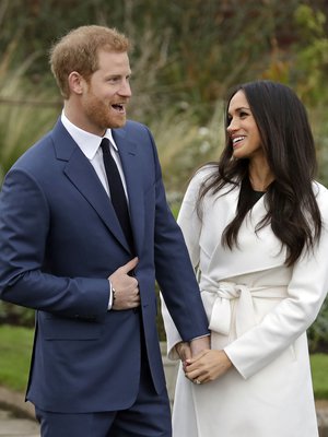 Prinssi Harry ja Meghan Markle matkalla alttarille. Ylen tv-lähetys häistä alkaa lauantaina kello 13.50.